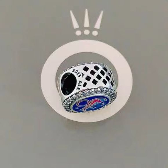 Disneyland Paris 30th Anniversary PANDORA Mickey Mouse Charm - Picture 3 of 3